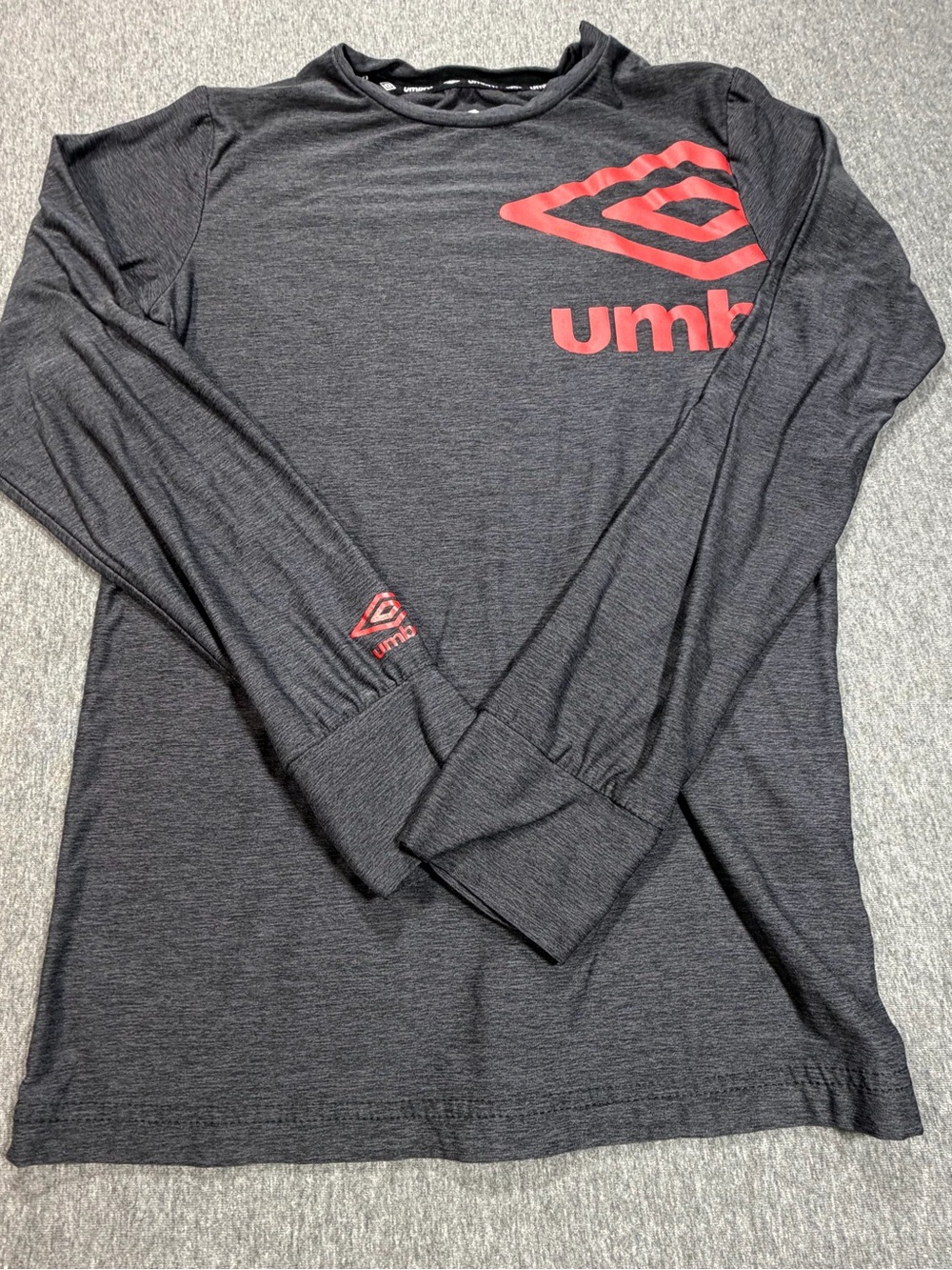 Umbro Boys Long Sleeve Gray Soccer Shirt Performance Size Large 12-14
